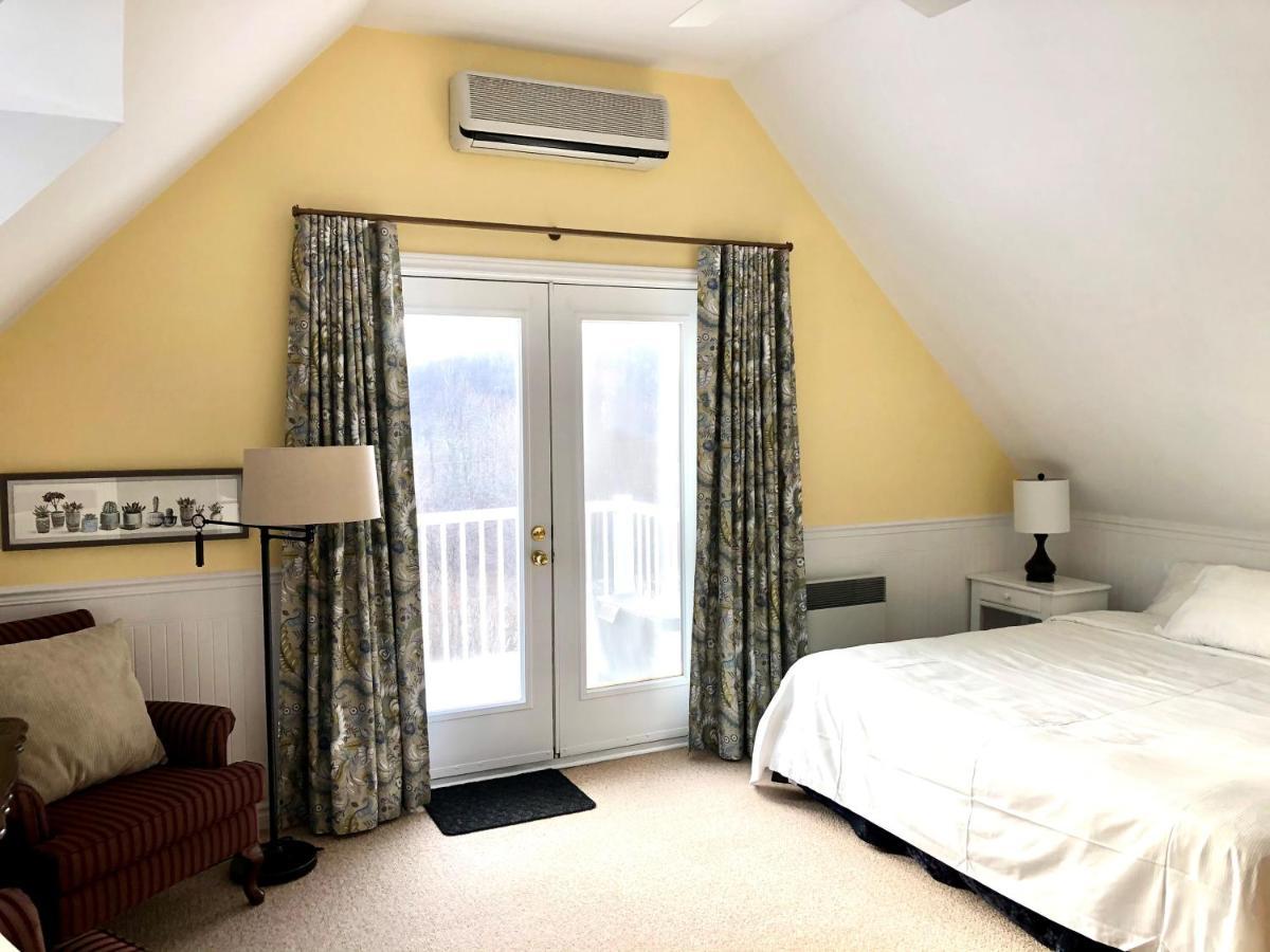 Auberge Le Tricorne North Hatley Eksteriør billede