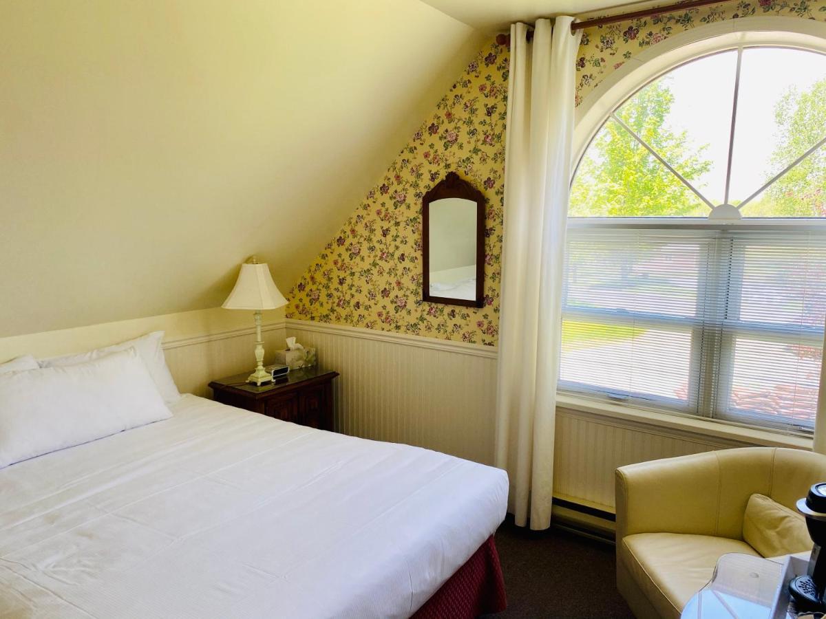 Auberge Le Tricorne North Hatley Eksteriør billede
