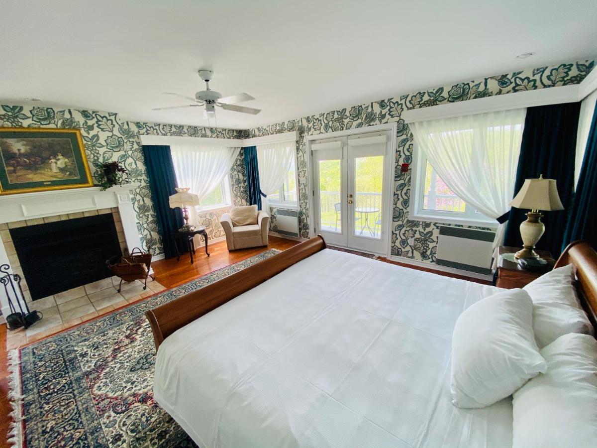 Auberge Le Tricorne North Hatley Eksteriør billede