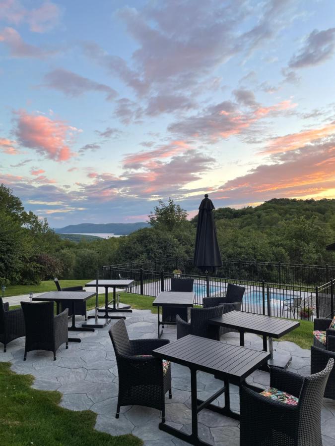 Auberge Le Tricorne North Hatley Eksteriør billede