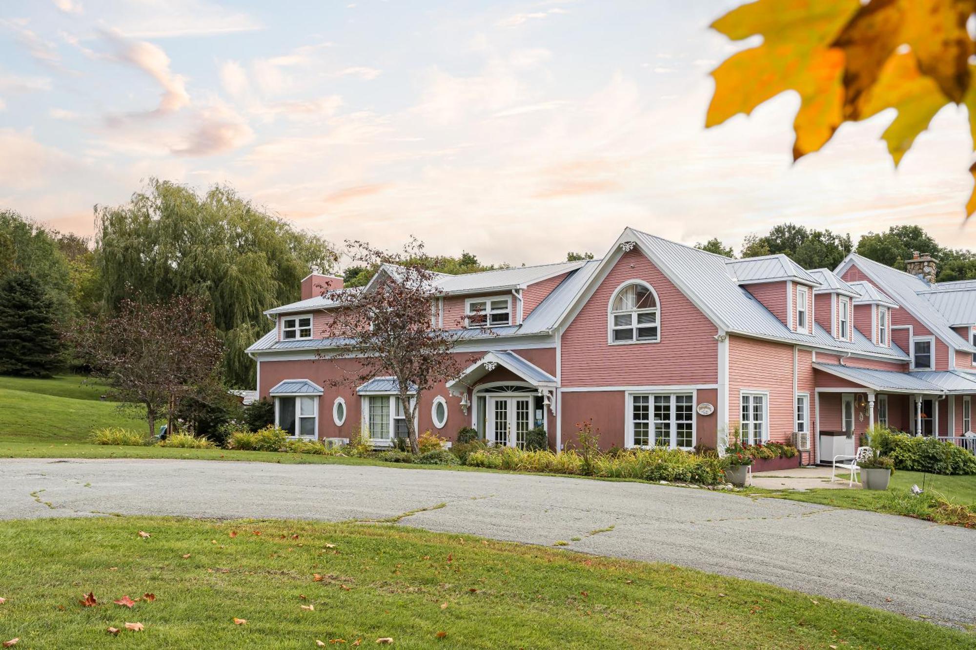 Auberge Le Tricorne North Hatley Eksteriør billede