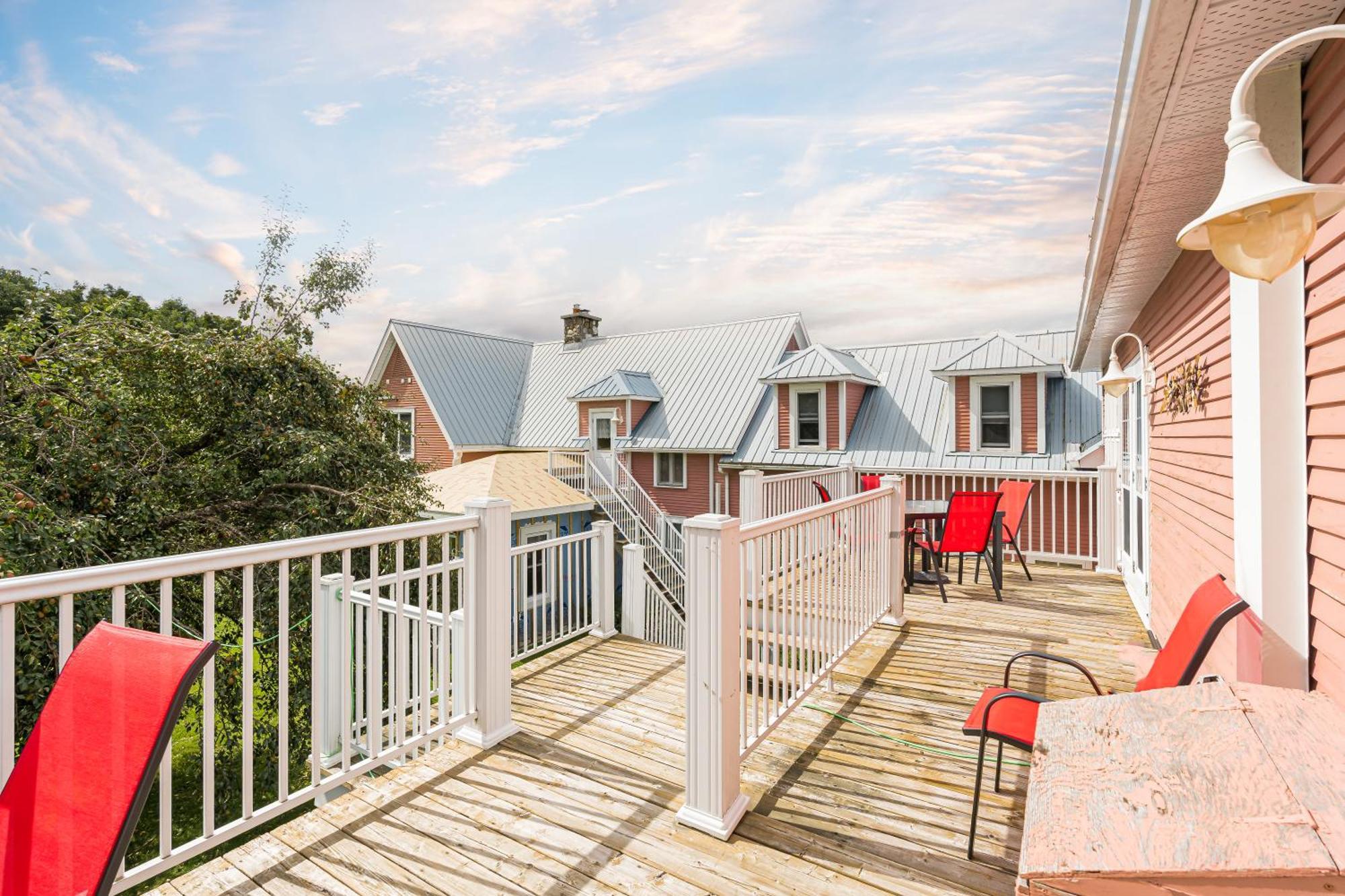 Auberge Le Tricorne North Hatley Eksteriør billede