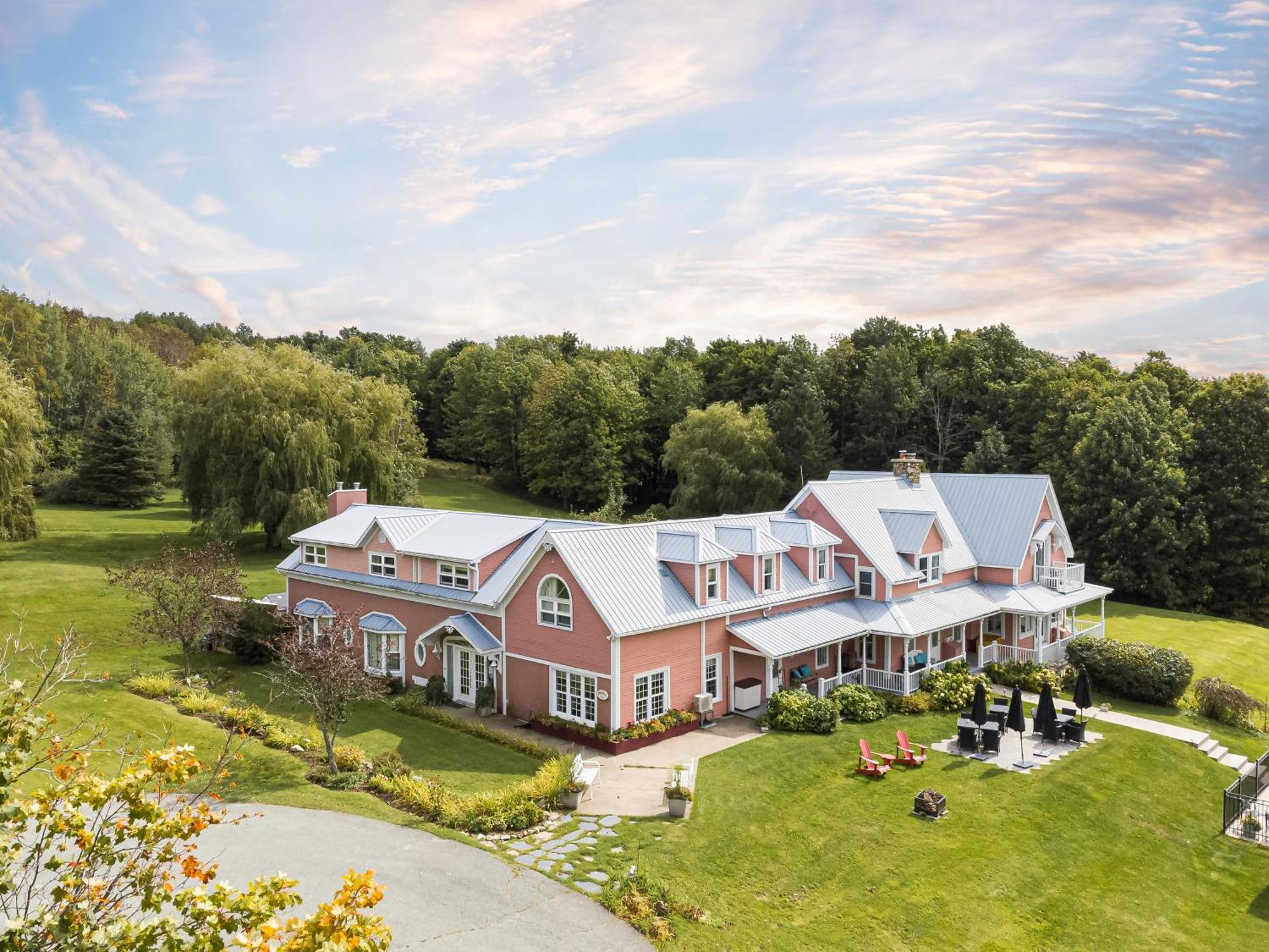 Auberge Le Tricorne North Hatley Eksteriør billede